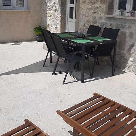 Little Stone House Appartement Buici  Buitenkant foto