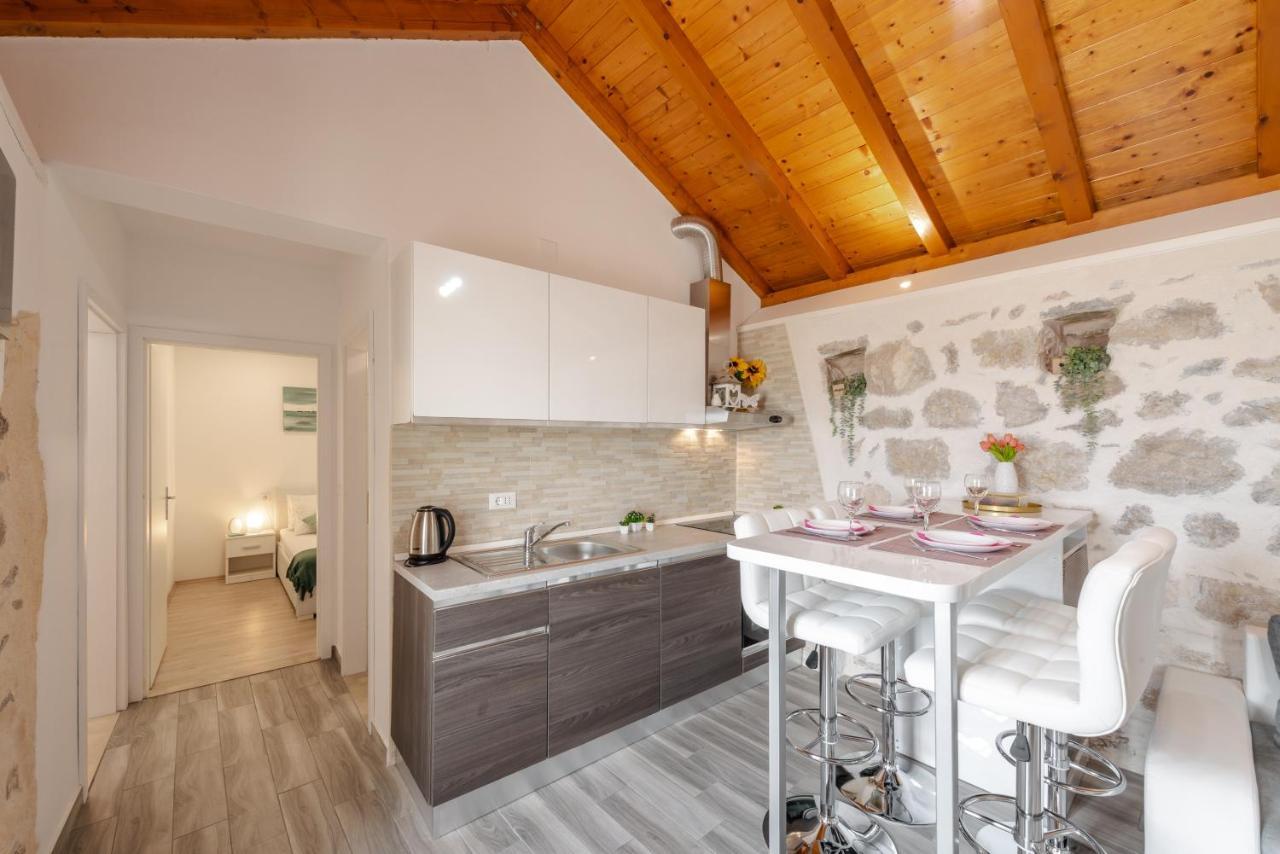 Little Stone House Appartement Buici  Buitenkant foto