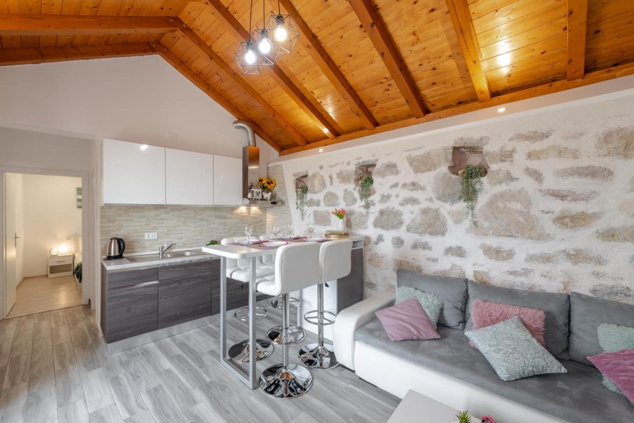 Little Stone House Appartement Buici  Buitenkant foto