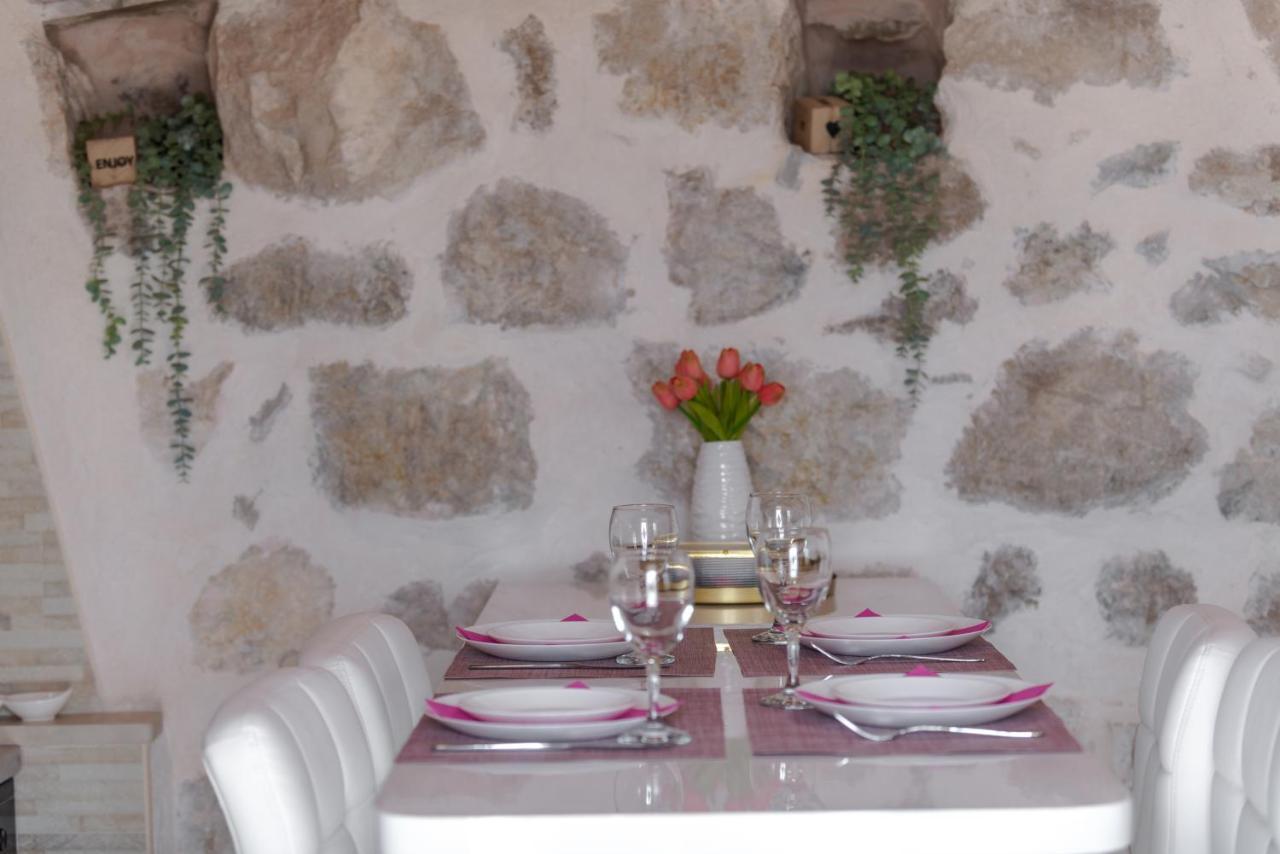 Little Stone House Appartement Buici  Buitenkant foto