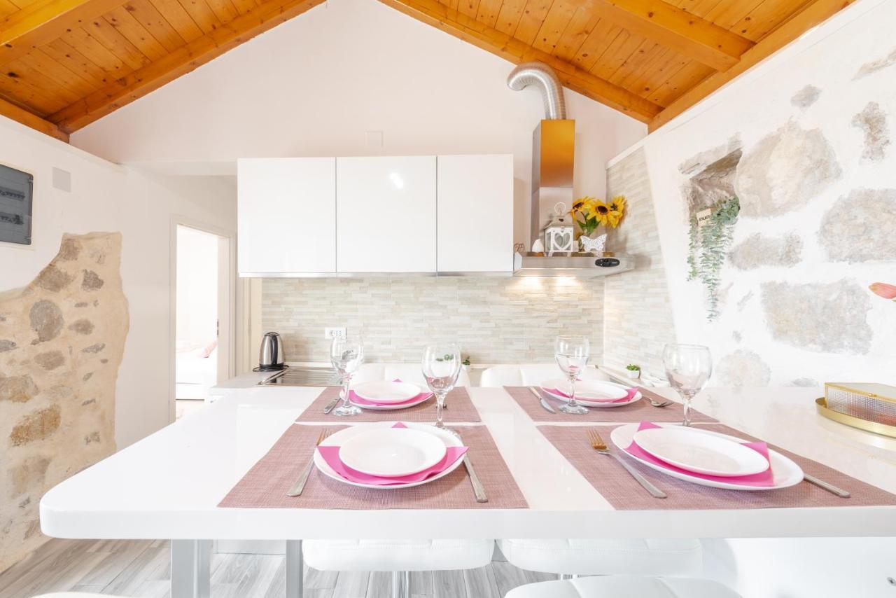 Little Stone House Appartement Buici  Buitenkant foto