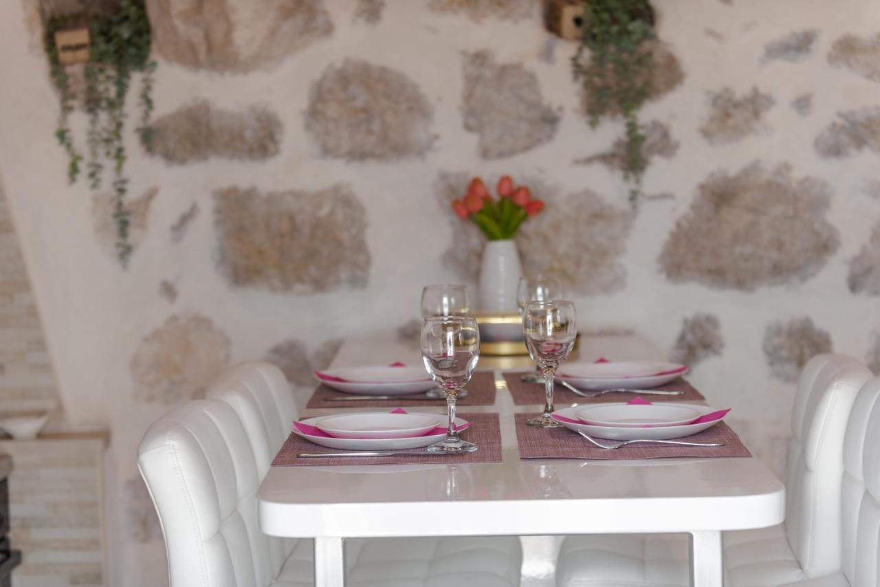 Little Stone House Appartement Buici  Buitenkant foto
