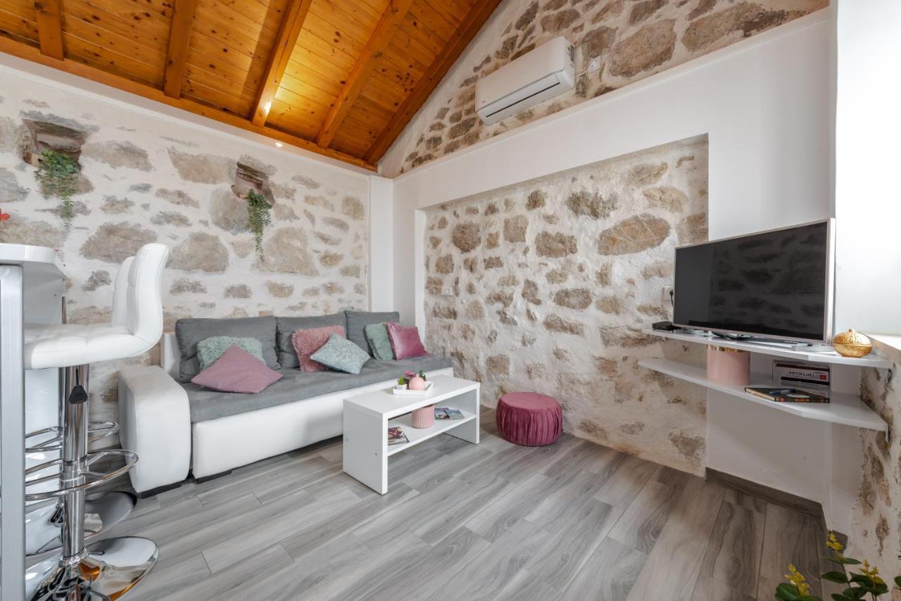 Little Stone House Appartement Buici  Buitenkant foto